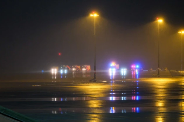 Piste giren araç tüm uçuşları engelledi